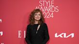 Susan Sarandon recibe de manos de Almodóvar un premio a su trayectoria de la revista Elle