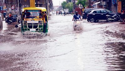 Early morning downpour brings respite to city residents from heat