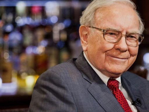 'Warren Buffett Indicator' Sounds Alarm: Stock Market Levels Now Surpass Dot-Com Bubble, Great Financial Crisis