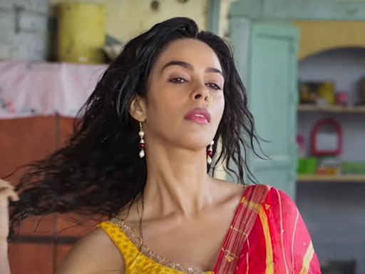 Mallika Sherawat Initially Thought She Was Offered A Dance Number In Vicky Vidya Ka Woh Wala Video - News18