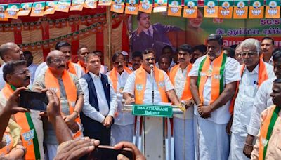 BJP workers stage protest against Rahul Gandhi for his remarks on reservation