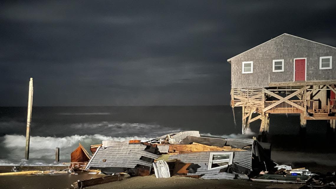 Another house collapses into ocean in Rodanthe