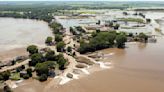 More rain possible in deluged Midwest as flooding breaches levees in Iowa