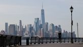 NYC air quality slightly worse on Sunday as smoke from Canadian wildfires returns