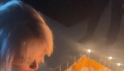 Sabrina Carpenter celebra su cumpleaños con Barry Keoghan y una tarta de Leonardo DiCaprio