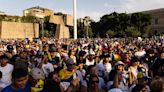 Unas 9.000 personas se concentran en la Plaza de Colón "por el cambio" y la libertad en Venezuela