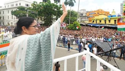 'Will give them a shelter if...': Mamata Banerjee promises to offer help amid Bangladesh crisis