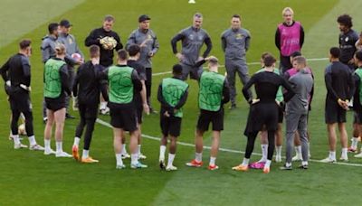 El Dortmund se entrenó en el Metropolitano con la duda de Emre Can