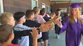 Trip down memory lane: Glendale seniors revisit elementary school before graduation