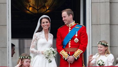 William et Kate : "Depuis assez longtemps...", cette petite pique de Charles à l'annonce de leurs fiançailles