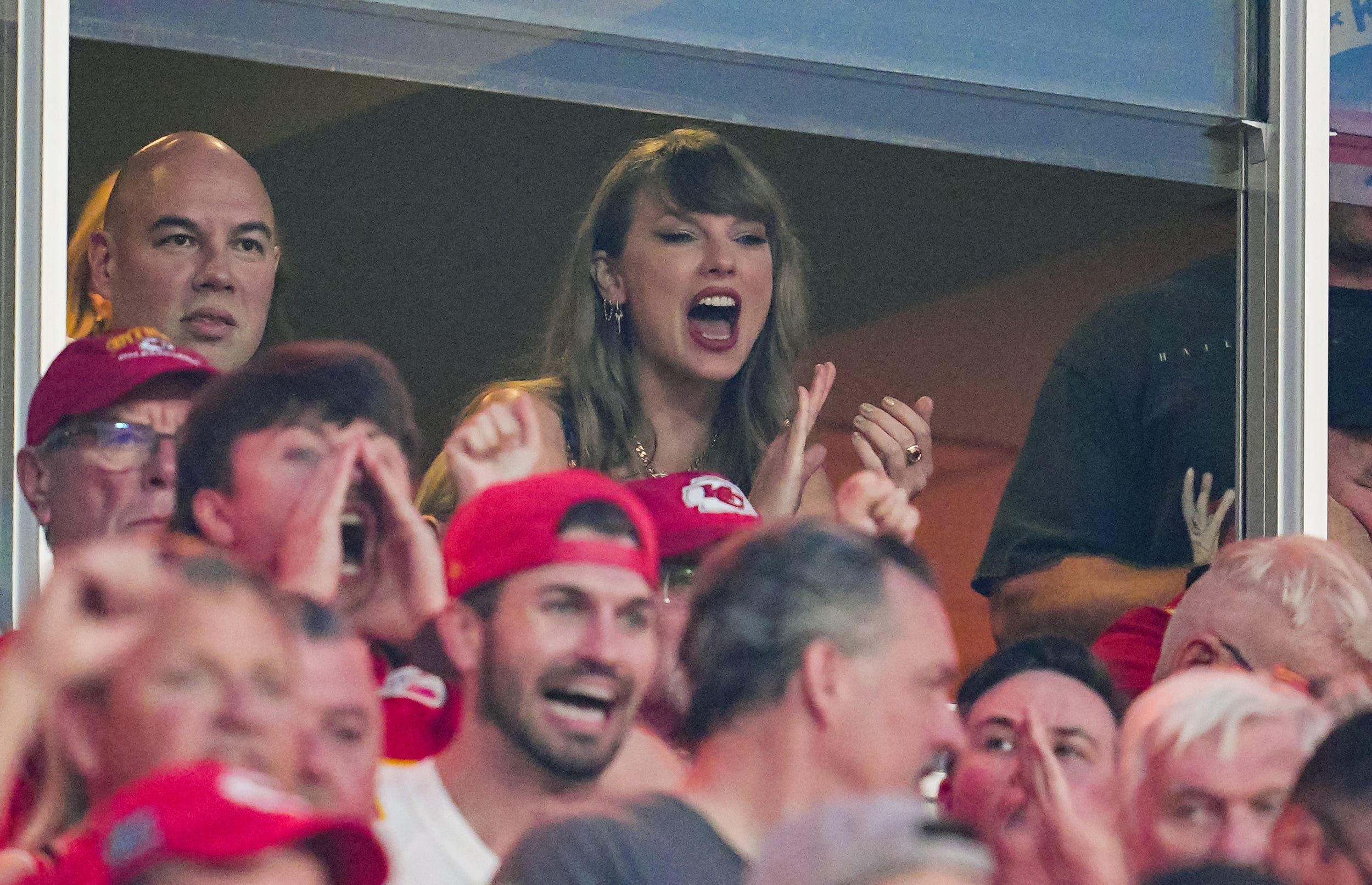 Will Taylor Swift be at Travis Kelce's game for Bengals-Chiefs on Sunday afternoon?