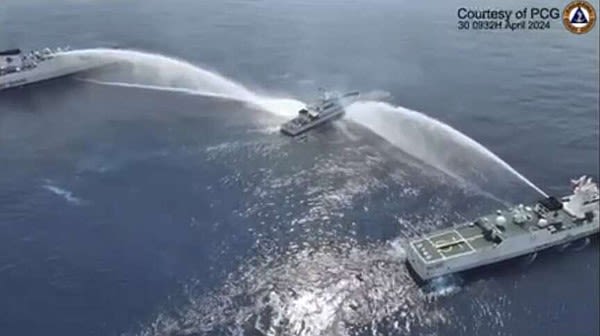 Philippine patrol boats sprayed by Chinese coast guard vessels | Northwest Arkansas Democrat-Gazette