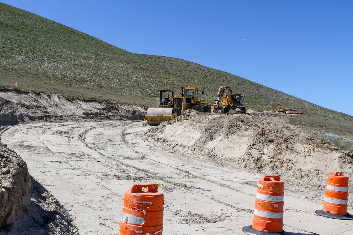 New road appears on side of Candy Mountain. Why Benton County shut it down