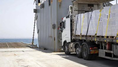 La ONU informa de que casi 100 camiones con ayuda han entrado en Gaza a través del muelle instalado por EEUU