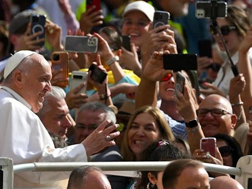 El papa dijo que ya hay mucha 'mariconería' en los seminarios, según medios italianos