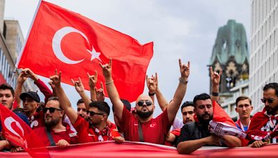 German city of Bremen bans the silent fox gesture over links with far-right Turkish group