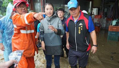 南投縣長許淑華勘災雨衣被敲碗團購 網友搜出價格驚呆