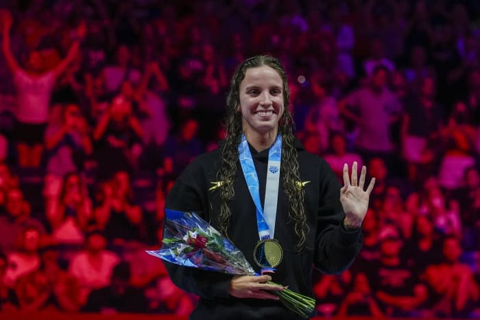 Regan Smith sets a world record in the 100 backstroke at the U.S. Olympic trials