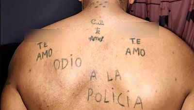 “Odio a la policía”: el tatuaje tumbero del temible ladrón de González Catán detenido por balear a un papá y a su hijo