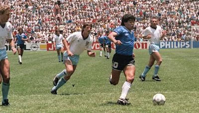 La POLÉMICA razón por la que el inglés Terry Butcher, espectador del "gol del siglo", compraría el Balón de Oro de Maradona