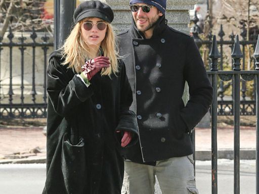 Suki Waterhouse habla por primera vez de su 'difícil' separación de Bradley Cooper