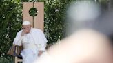 El papa se disculpa por rechazar a homosexuales en los seminarios porque ya hay "mucho mariconeo": "En la Iglesia, nadie es inútil"