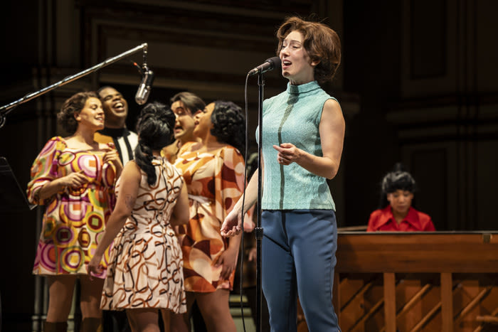 Photos: First Look At BEAUTIFUL: THE CAROLE KING MUSICAL At Paramount Theatre