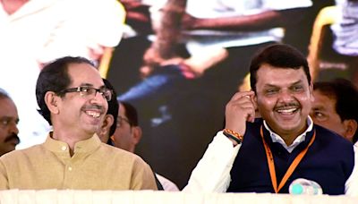 'Na na karte...': Uddhav after meeting Fadnavis in lift