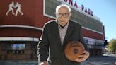 El capitán campeón mundial de básquet regresó al Luna Park para festejar sus 99 años