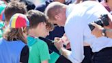 William’s 10-word response as he breaks royal protocol to sign a boy’s cast