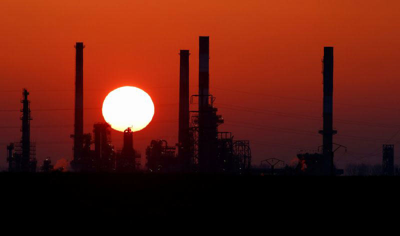 Oil slips as investors eye Israel-Gaza truce talks, US Fed policy review