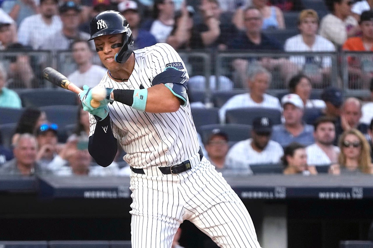 Yankees’ Aaron Judge drilled in hand, leaves game