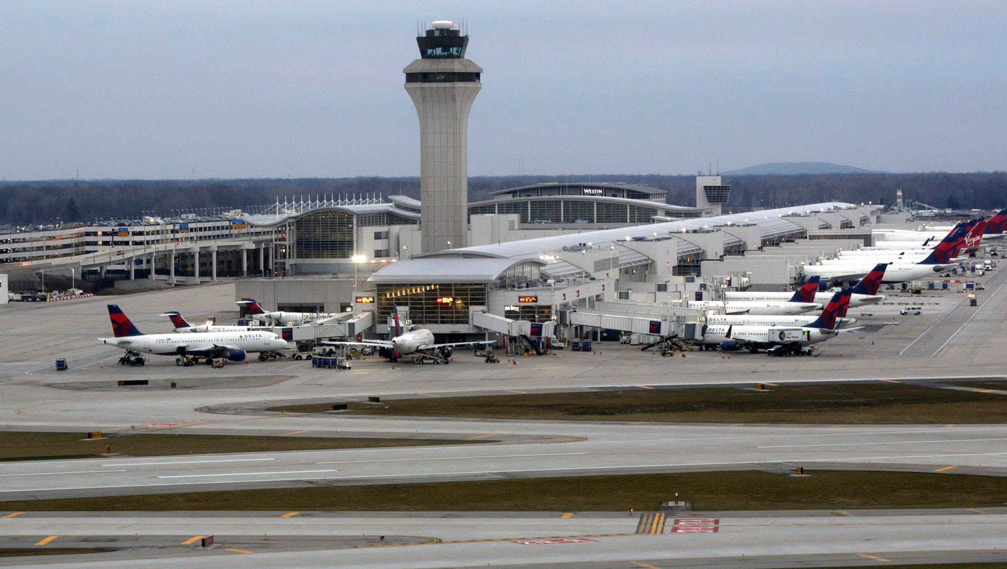 New airline refund rule could get you money back for delayed flights: What to know