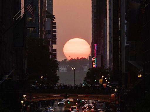 What is Manhattanhenge and when can you see it?