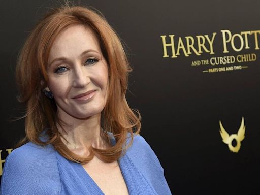 J. K. Rowling la vuelve a liar en redes con sus comentarios sobre la entrenadora transgénero del Sutton