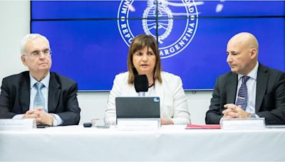 Patricia Bullrich rechazó el reclamo salarial de la policía de Misiones y Corrientes: “No pueden hacer huelga, tiene que trabajar 24 por 7 por 365”