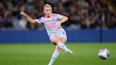 Leah Williamson signs new Arsenal contract