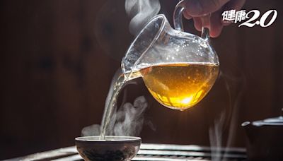 喝茶會造成骨質疏鬆？最新研究：適量喝茶反而有助骨質 每天喝「這杯數」最有益