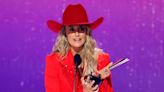 Lainey Wilson Uses Female Artist of the Year Win to Lift Up Other Women in Country