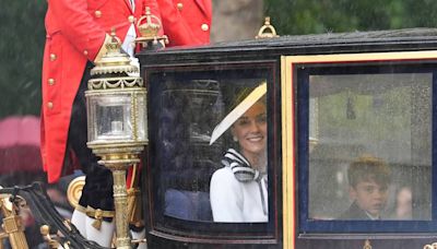 La princesa Catalina hace su primera aparición oficial en una carroza tras diagnóstico de cáncer