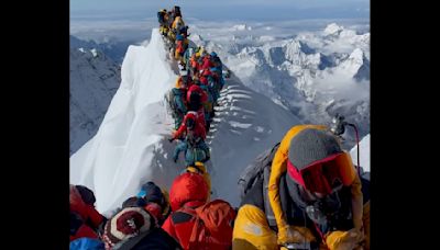 Video footage shows before and after tragedy atop Mount Everest