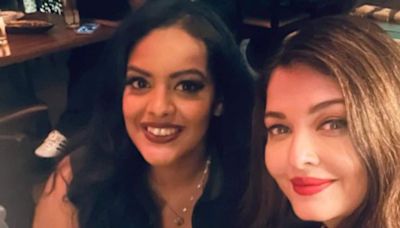 Aishwarya Rai Bachchan holidays in NYC, poses for a selfie with a US based actor