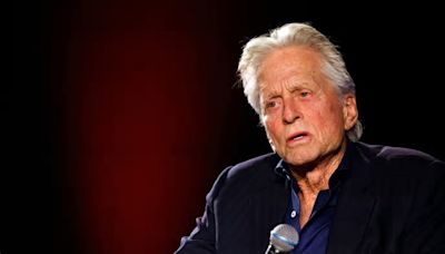 Así sintió Michael Douglas la presión de la edad tras trabajar con este actor más joven: "Me sentí humillado"