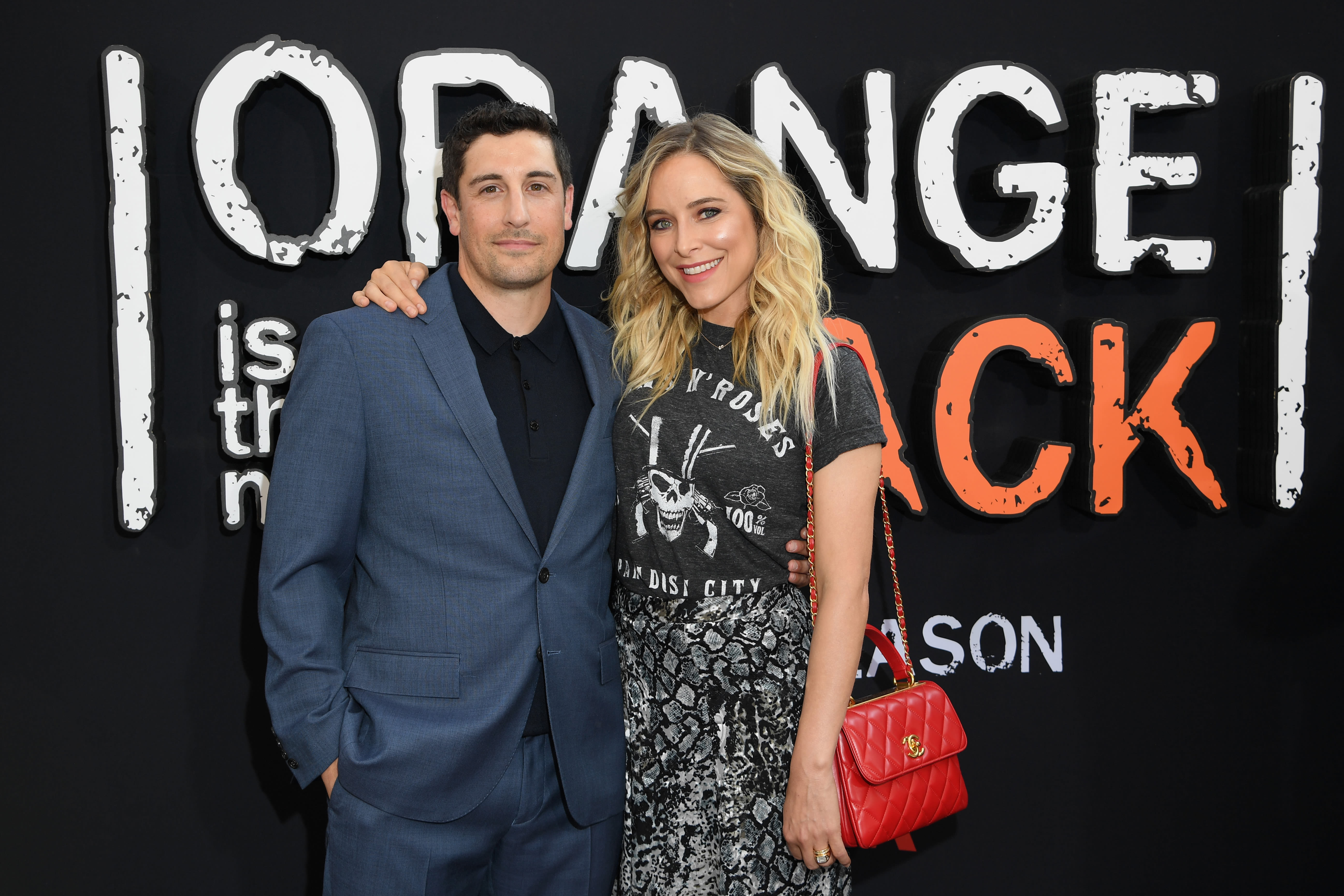 Jason Biggs and Jenny Mollen to Host ‘Dinner and a Movie’ Reboot for TBS