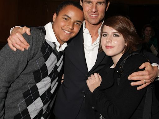 Tom Cruise Poses With Kids Bella & Connor for First Time in 14 Years