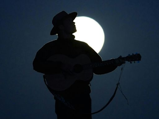 Disfruta Xochimilco a la luz de la luna: lánzate a este evento gratis con música en vivo