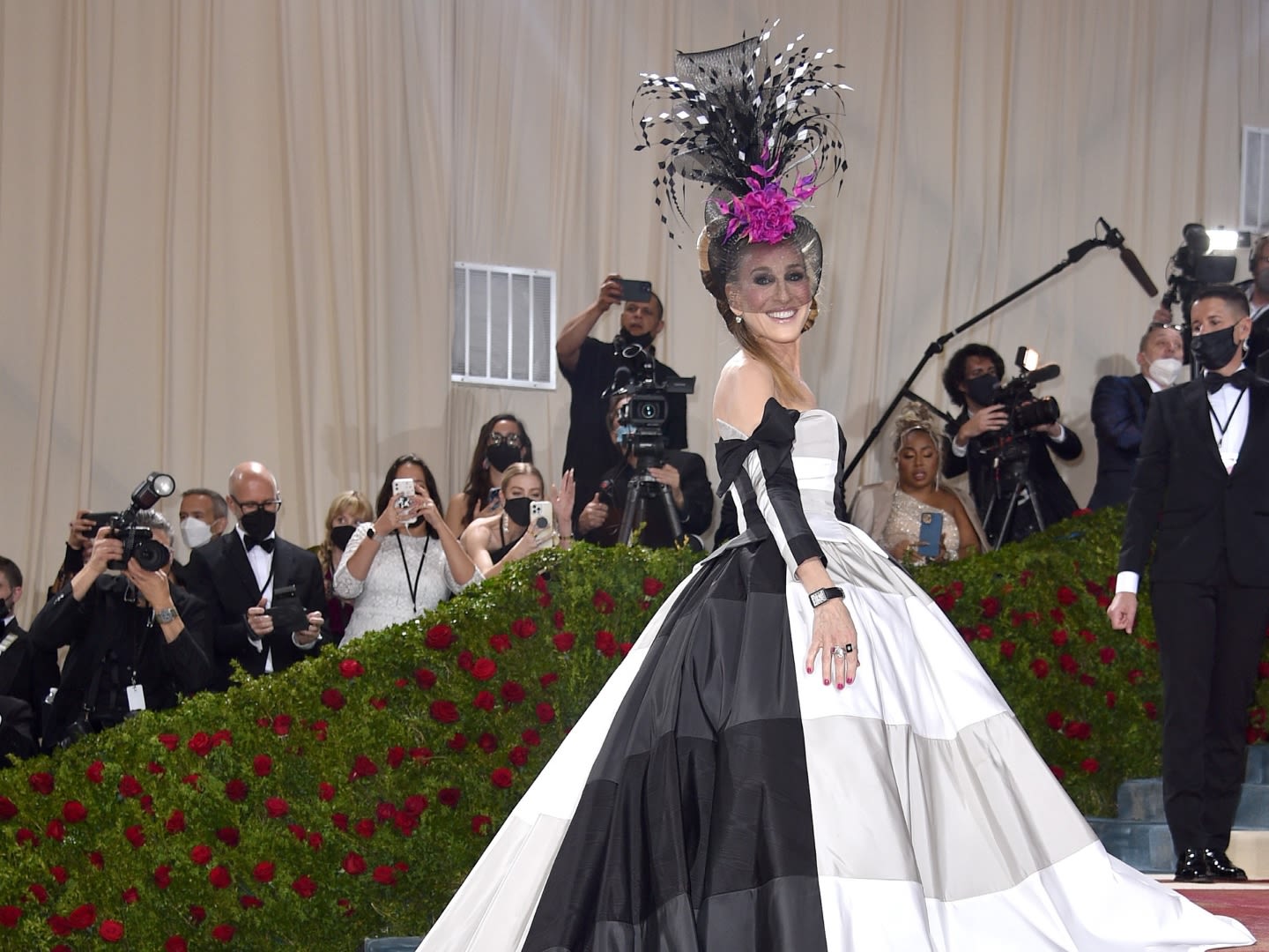 Sarah Jessica Parker's Iconic Met Gala Looks Over the Years: Photos