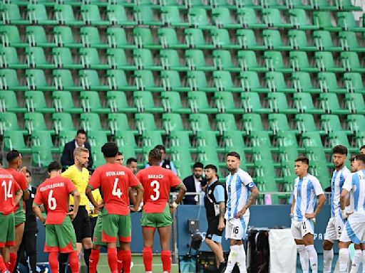Argentina perdió 2-1 ante Marruecos en un final escandaloso | Al equipo de Mascherano le anularon un gol una hora y media después de convertido