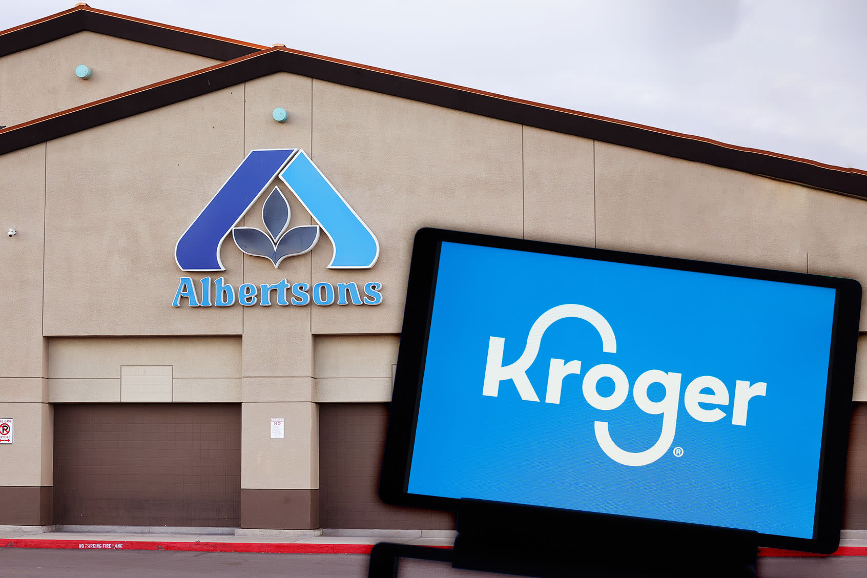 Kroger, Albertsons announce plans to sell hundreds more stores to gain merger approval