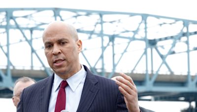 Booker, Castro urge feds to prepare for DACA recipients seeking health care access